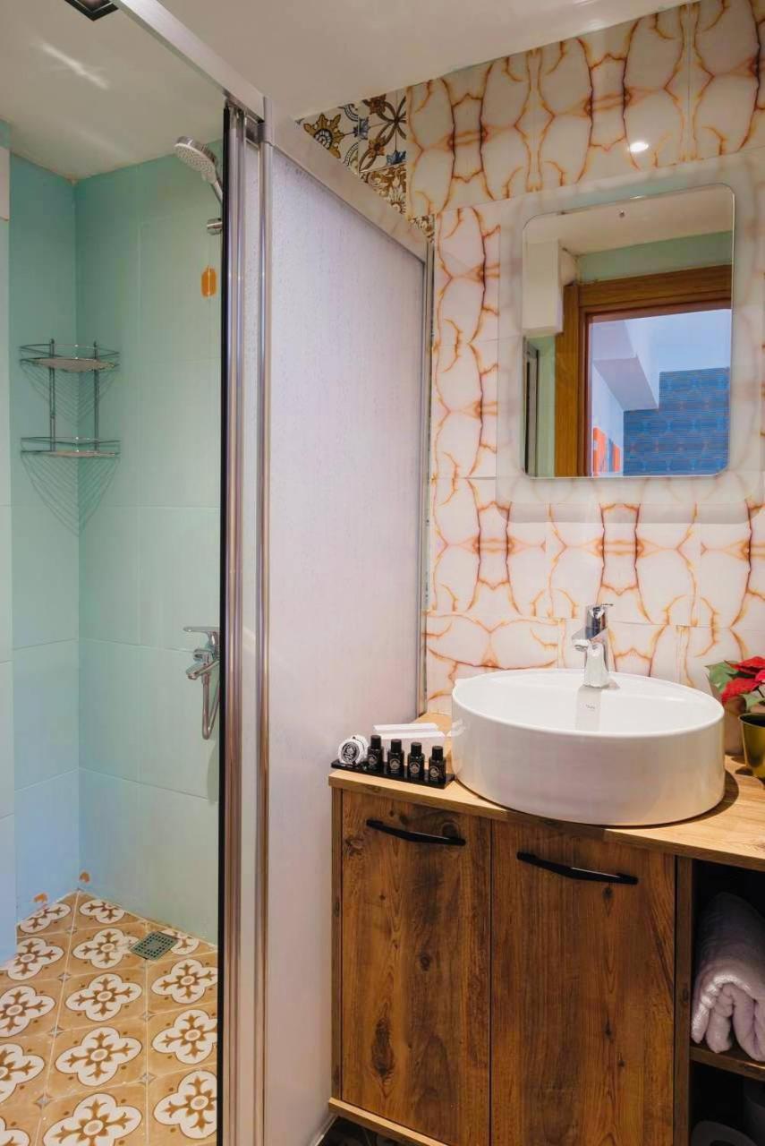 Taksim Rexxee Istanbul Istiklal Hotel מראה חיצוני תמונה